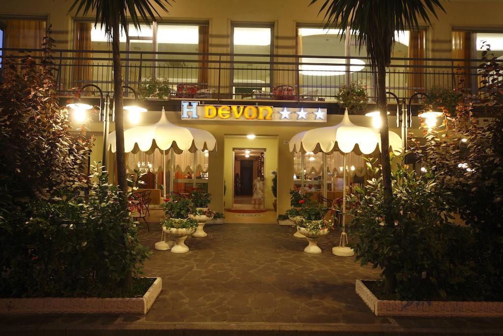 Hotel Devon Rooms & Breakfast Чезенатико Экстерьер фото